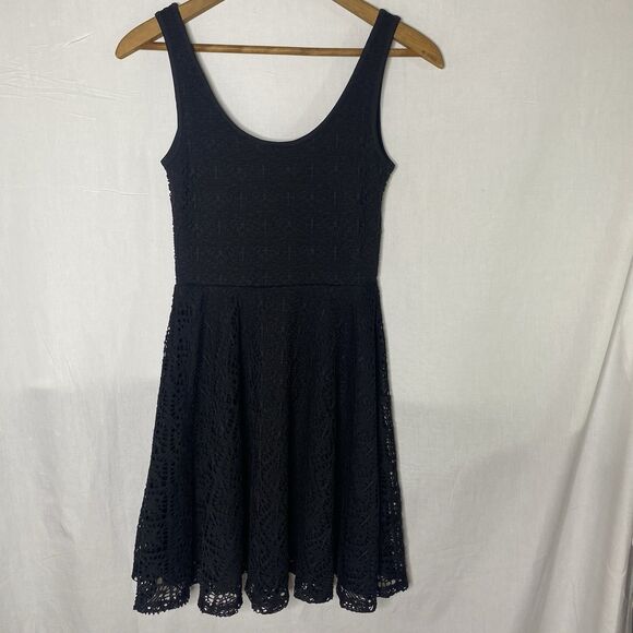 AEROPOSTALE Mini Dress Lace Overlay Sleeveless Scoop Fit & Flare Womens XS Black - Picture 3 of 10